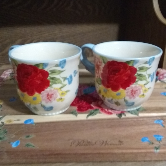 🌺 New Pioneer Woman Sweet Rose Mugs, Set of 2 - Picture 3 of 5